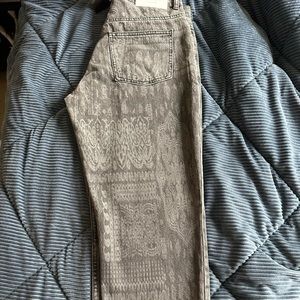 They don’t fit me in the thighs